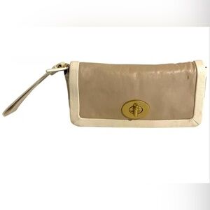 Coach vintage leather wristlet clutch wallet